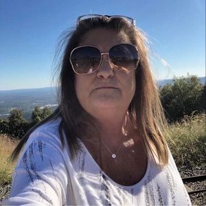 Meet your Posher, Phyllis